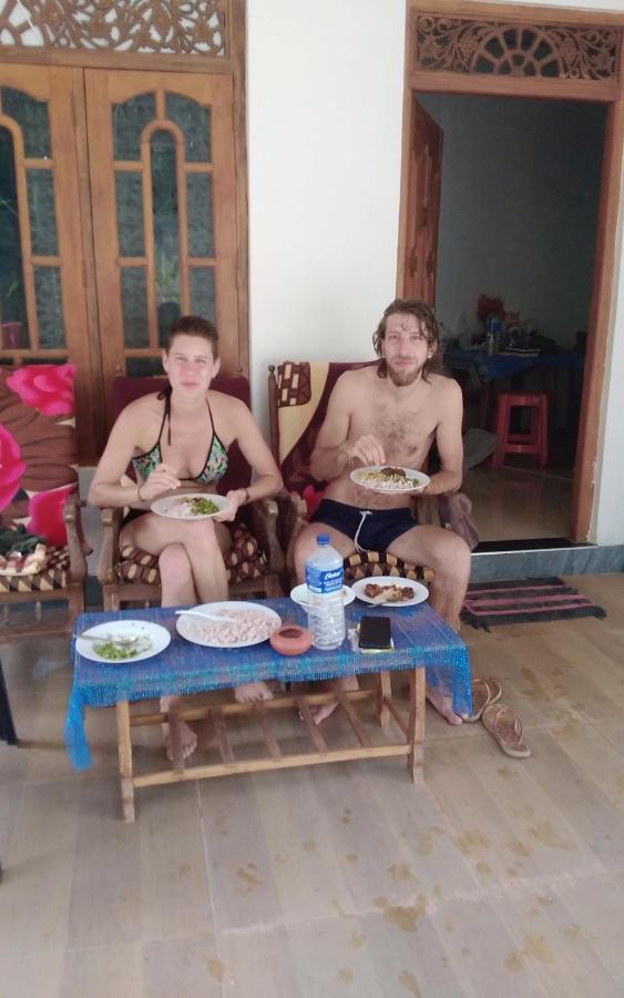 Mirissa Niraj Guest Hotel ภายนอก รูปภาพ