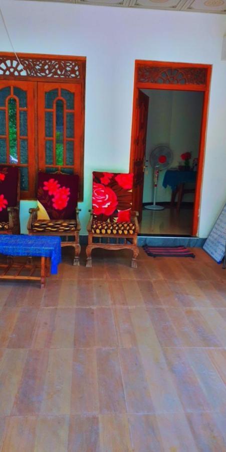Mirissa Niraj Guest Hotel ภายนอก รูปภาพ